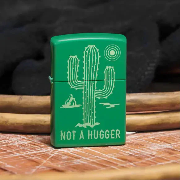 Zippo - Not a Hugger Motiv - Lättare